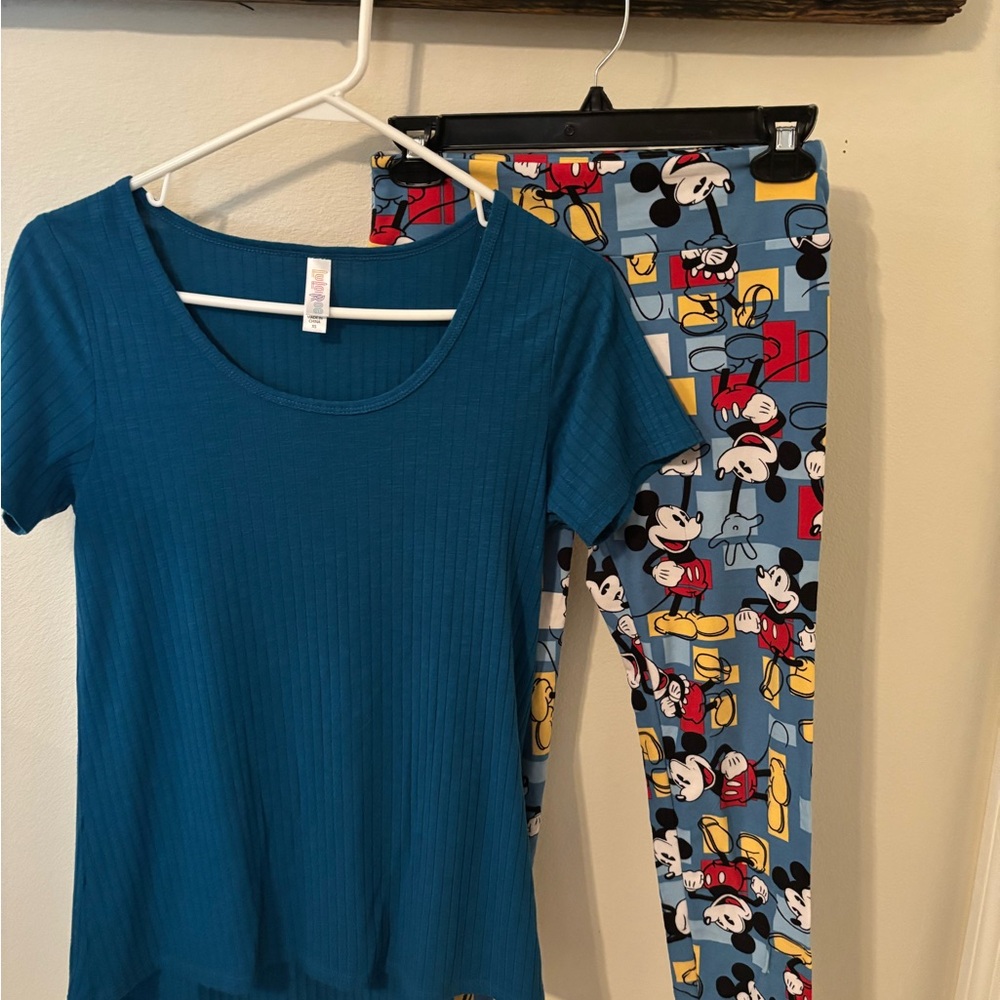 Blue Leggings with Cozy Comfort and Festive Flair